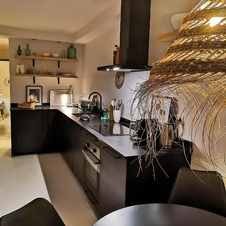 아파트호텔 Center With Pool