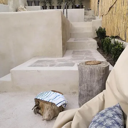 아파트호텔 Center With Pool 4*