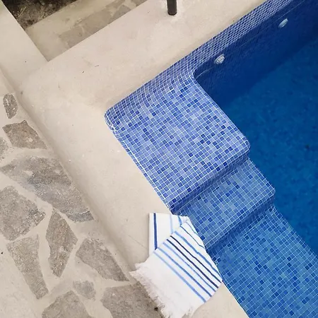 Center With Pool Ξενοδοχείο με διαμερίσματα 4*