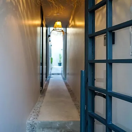 Center With Pool 론다