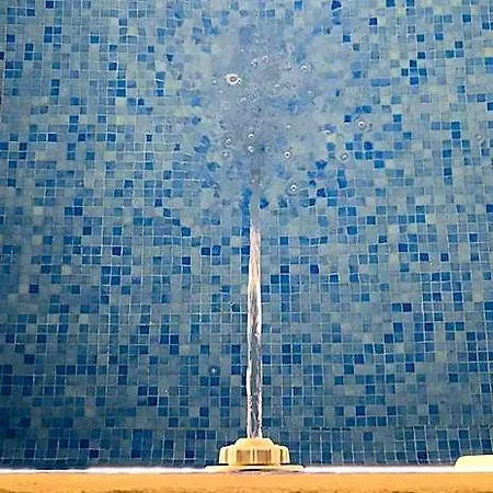 Center With Pool 4* Ρόντα