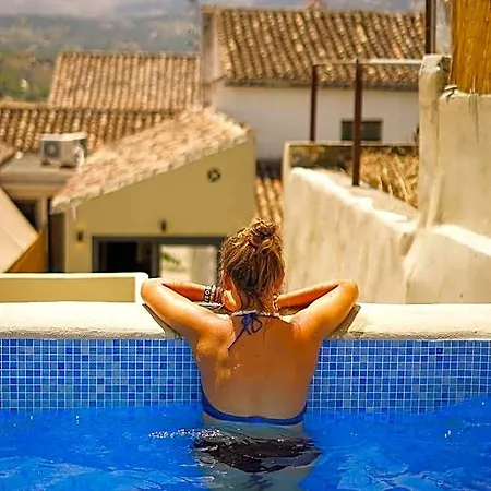 Center With Pool Ρόντα