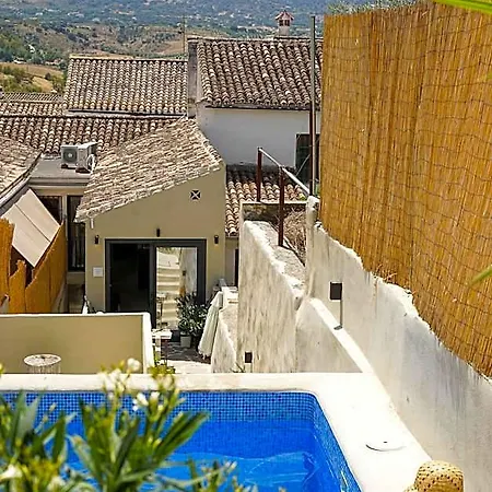 Center With Pool 4* Ρόντα