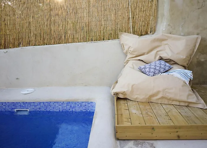 Center With Pool רונדה