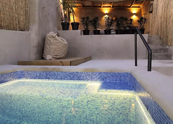 Center With Pool רונדה