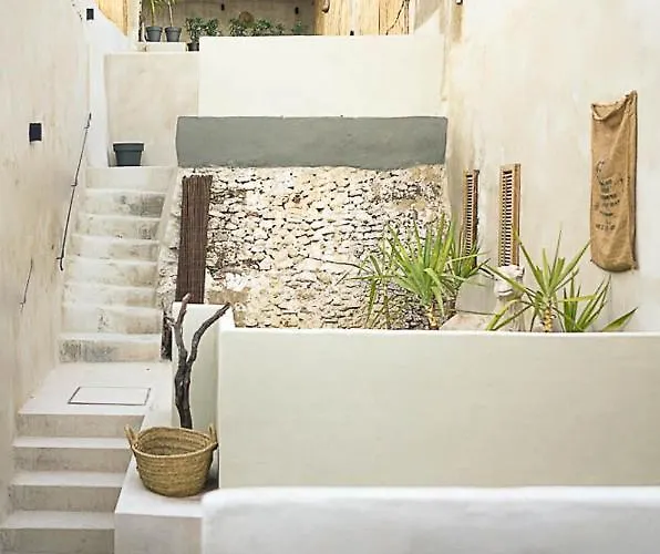 Center With Pool רונדה