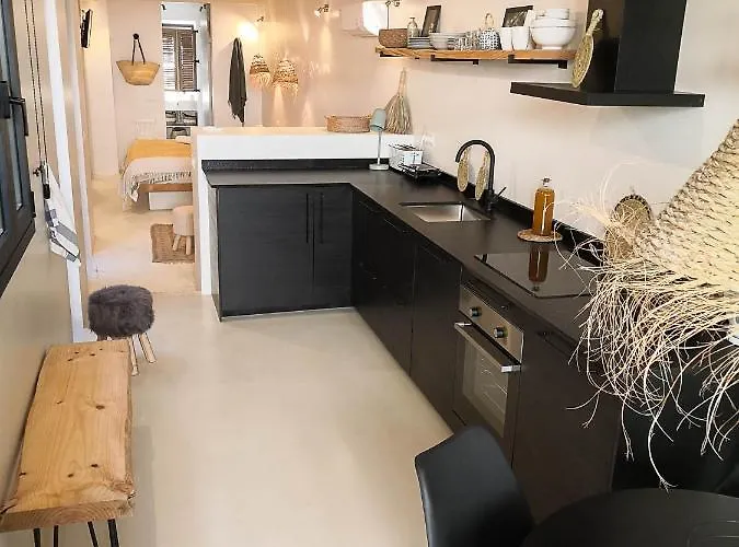 Hotel apartamentowy Center With Pool