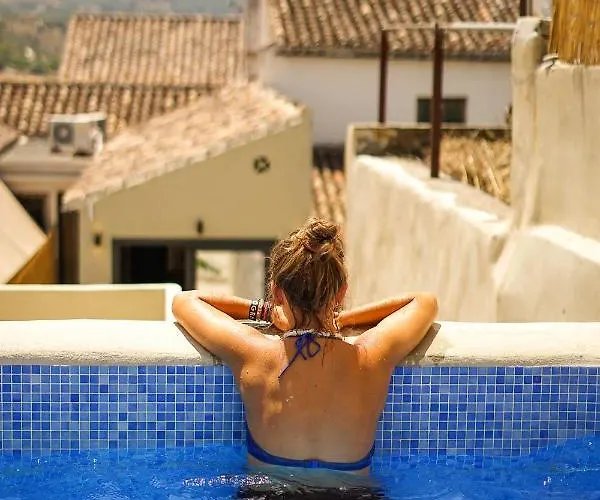 Hotel apartamentowy Center With Pool 4*