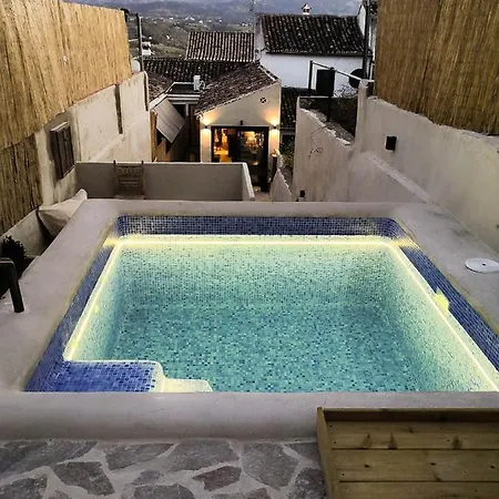 Center With Pool 4*