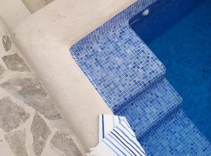 Center With Pool Апарт-отель 4*