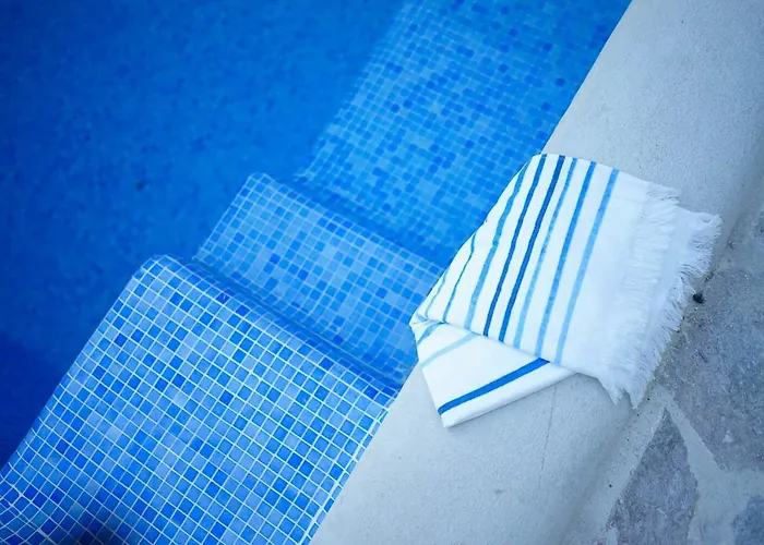 Center With Pool 4* Ронда